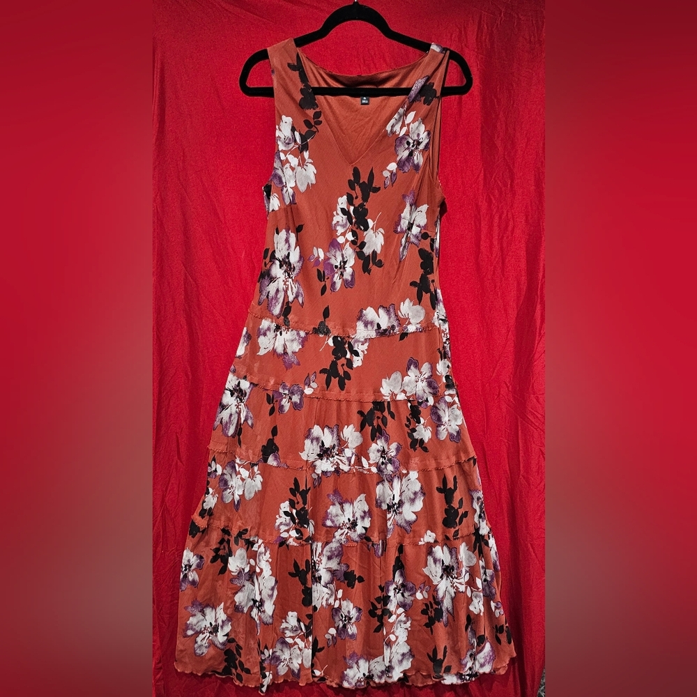 Rust Floral Tiered V‑Neck Midi Dress